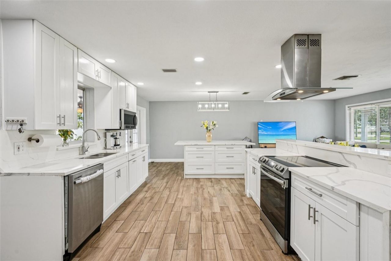 6010 Bayou Grande Boulevard Ne, Saint Petersburg, FL 33703 Photo