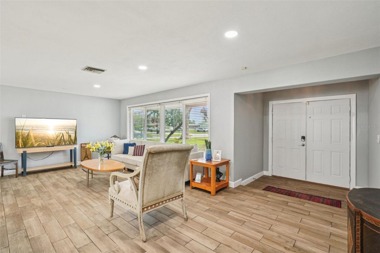 6010 Bayou Grande Boulevard Ne, Saint Petersburg, FL 33703 Photo