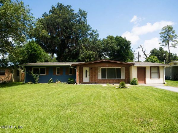 104 OAKDALE Drive, Palatka, FL 32177
