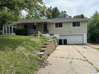 5609 Camden Avenue, Omaha, NE 68104