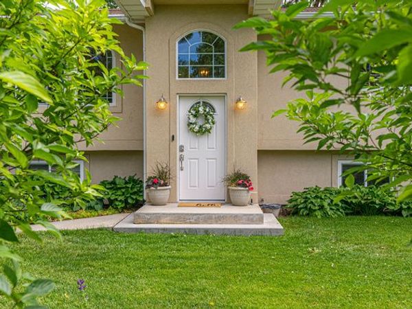 272 W 375 N, Hyde Park, UT 84318