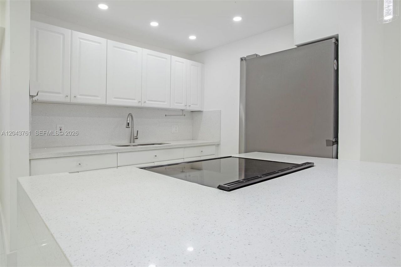 13350 SW 1st St , Unit 112P, Pembroke Pines, FL 33027 Photo