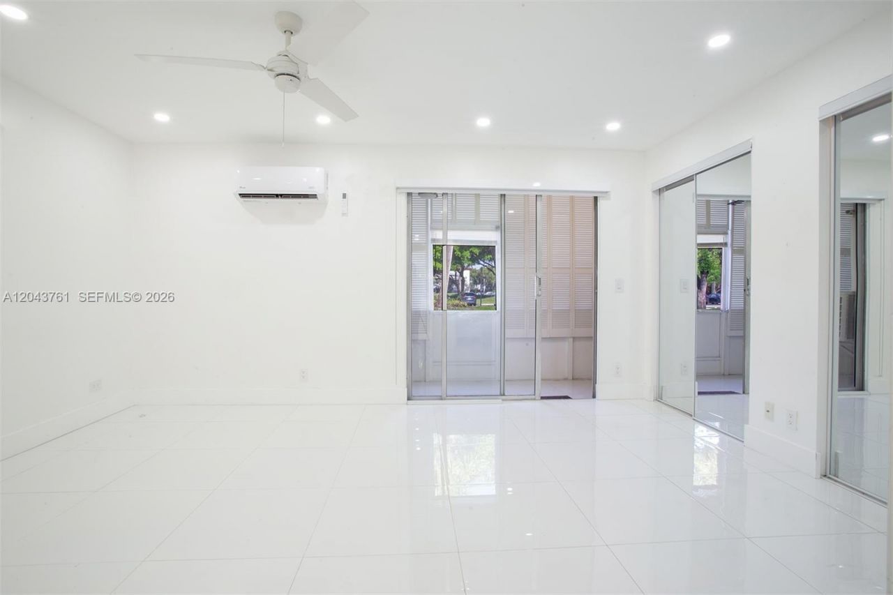 13350 SW 1st St , Unit 112P, Pembroke Pines, FL 33027 Photo