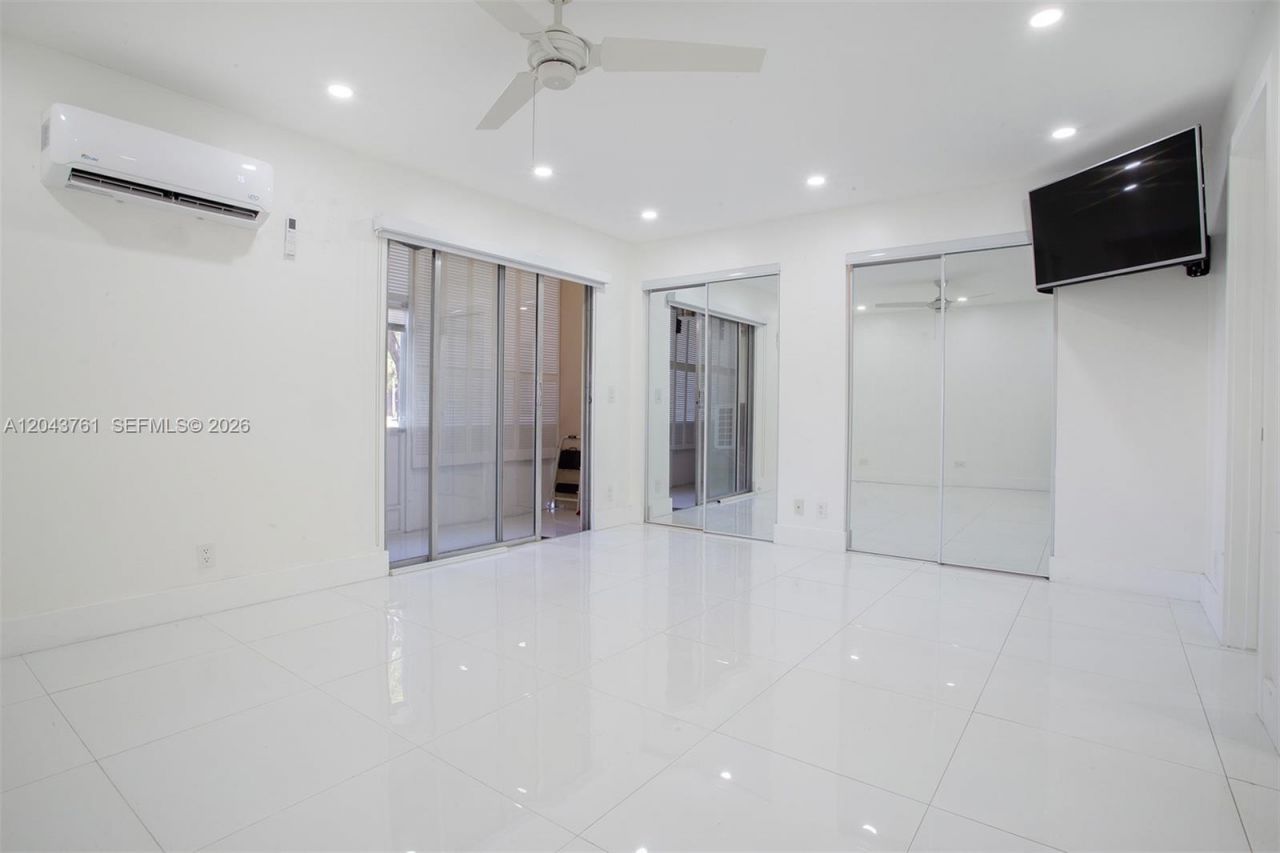 13350 SW 1st St , Unit 112P, Pembroke Pines, FL 33027 Photo