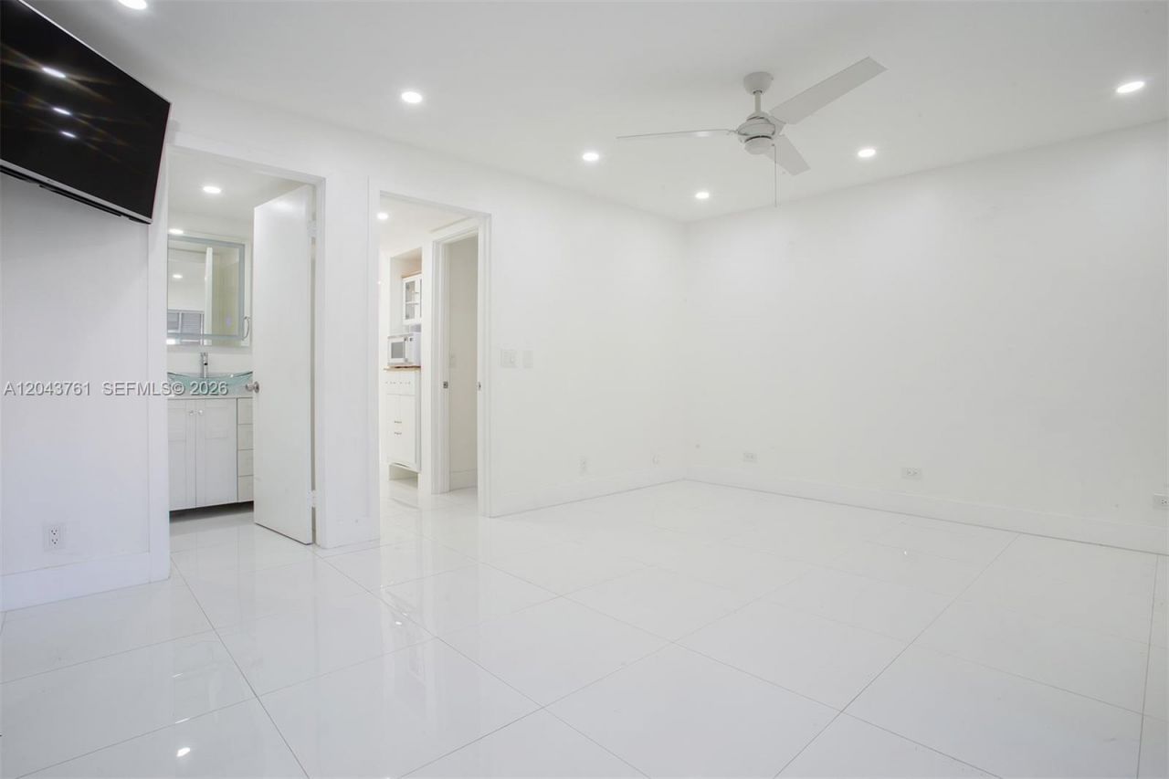 13350 SW 1st St , Unit 112P, Pembroke Pines, FL 33027 Photo