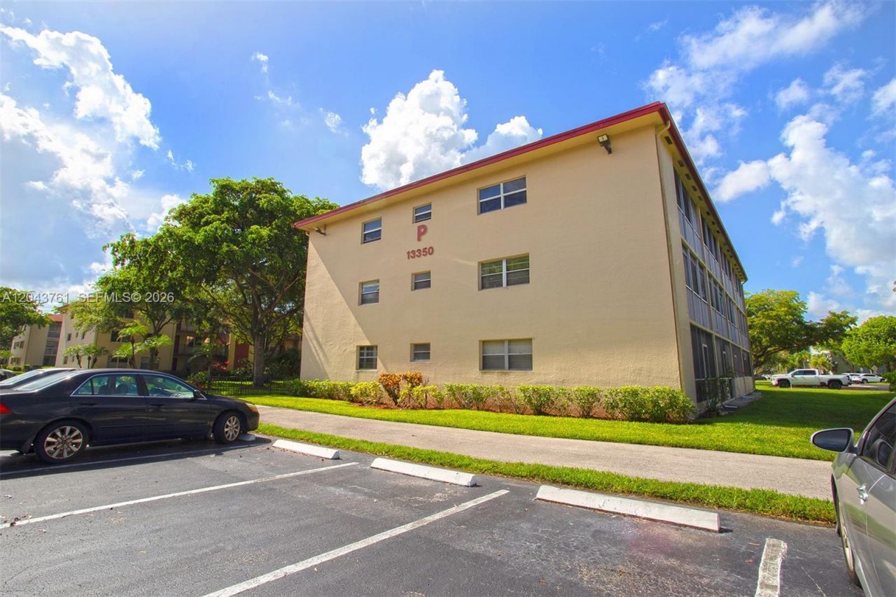 13350 SW 1st St , Unit 112P, Pembroke Pines, FL 33027 Photo