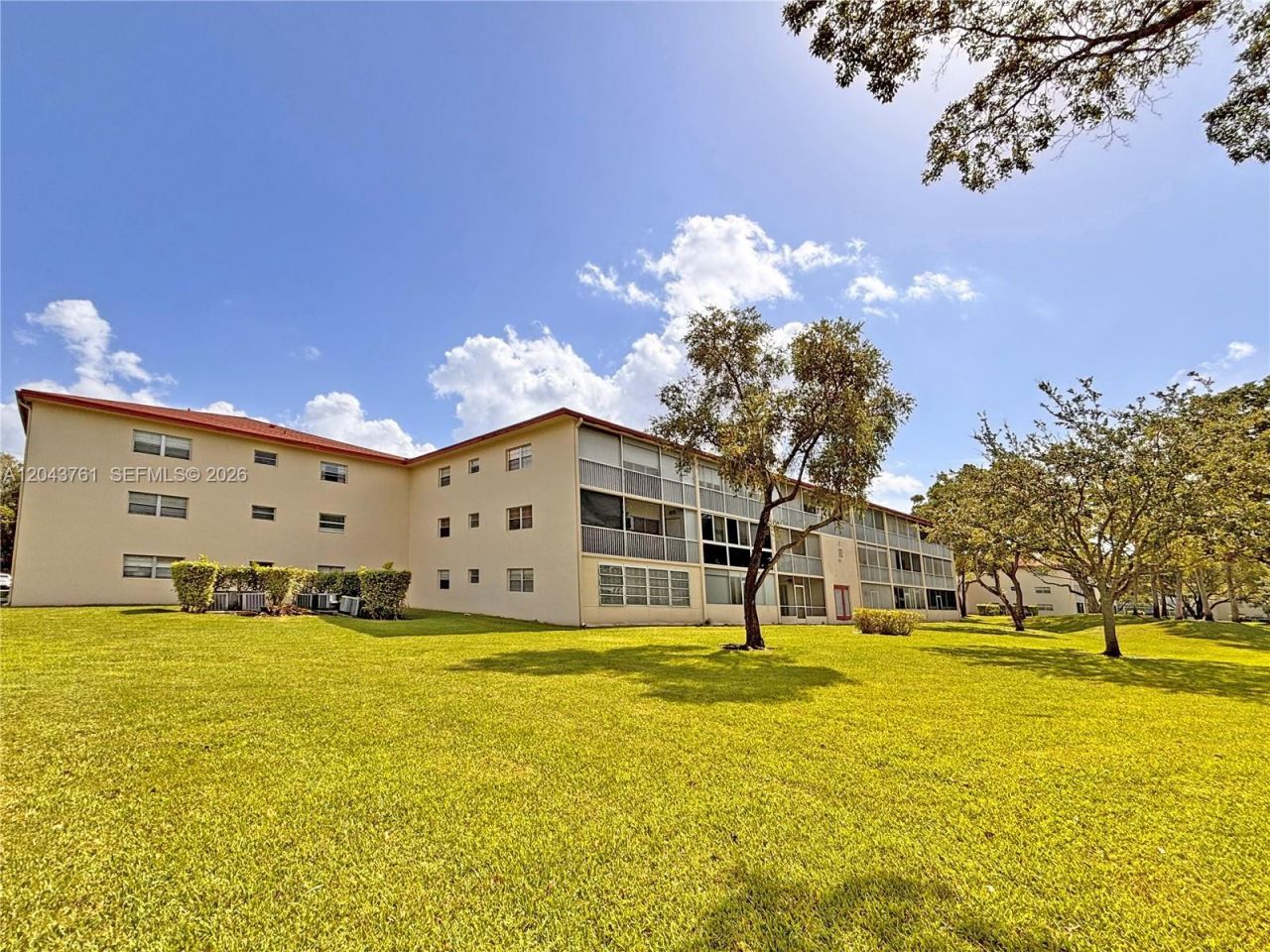 13350 SW 1st St , Unit 112P, Pembroke Pines, FL 33027 Photo