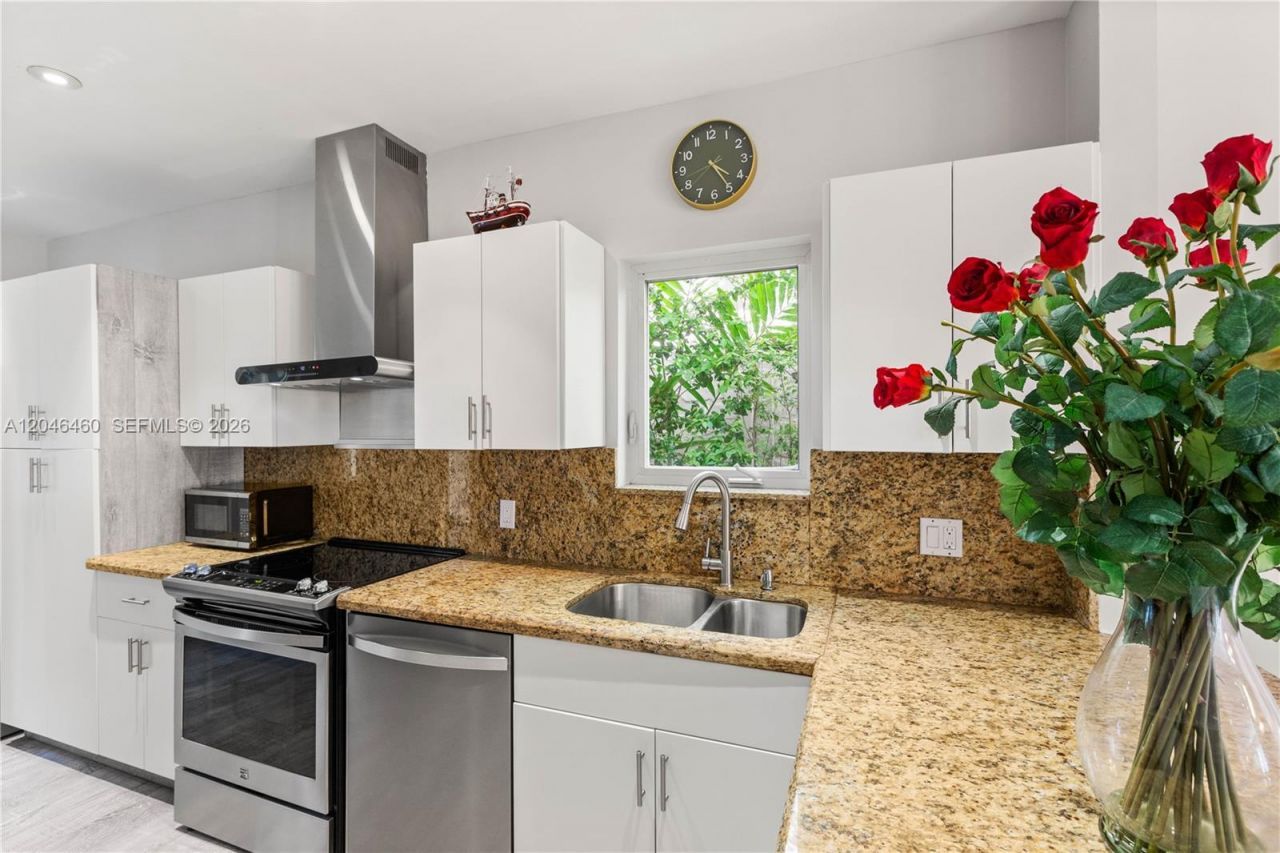 737 Alhambra Cir , Coral Gables, FL 33134 Photo