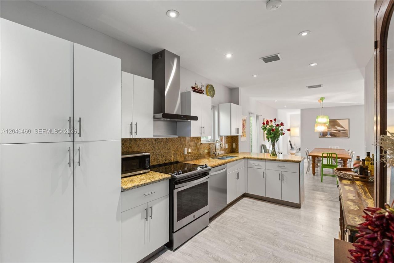 737 Alhambra Cir , Coral Gables, FL 33134 Photo