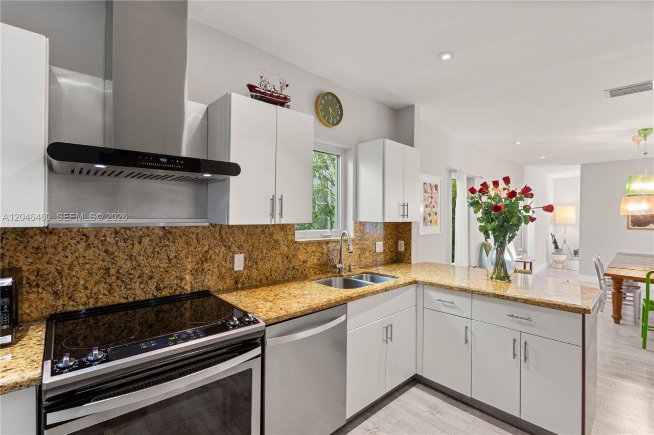 737 Alhambra Cir , Coral Gables, FL 33134 Photo