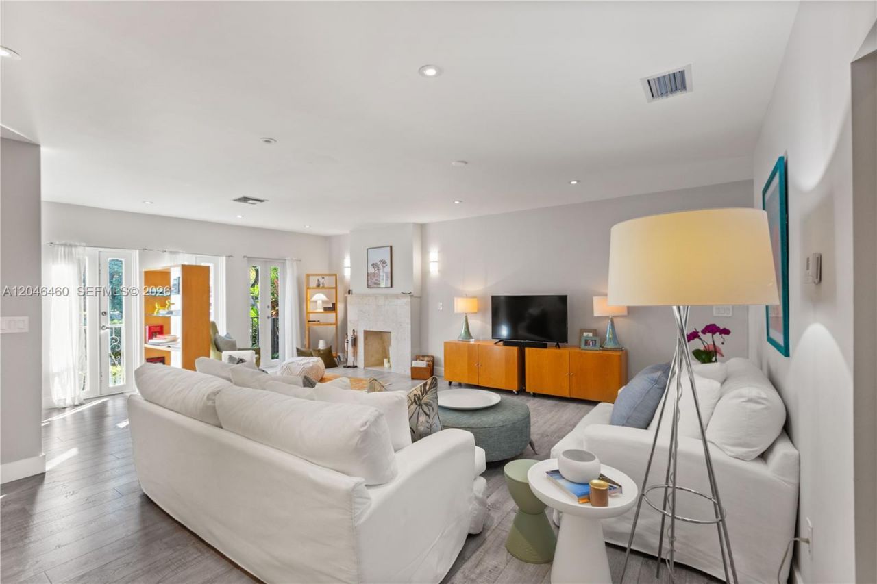 737 Alhambra Cir , Coral Gables, FL 33134 Photo
