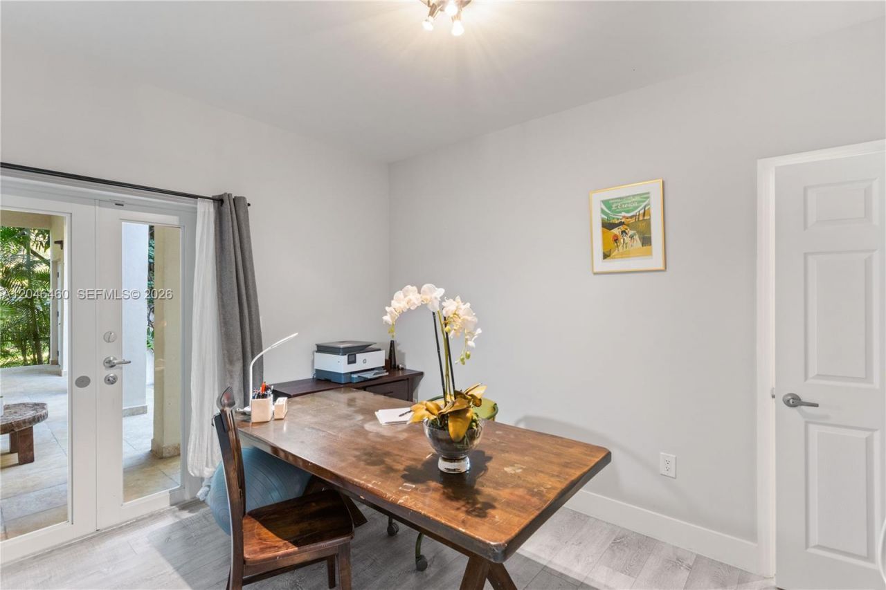 737 Alhambra Cir , Coral Gables, FL 33134 Photo