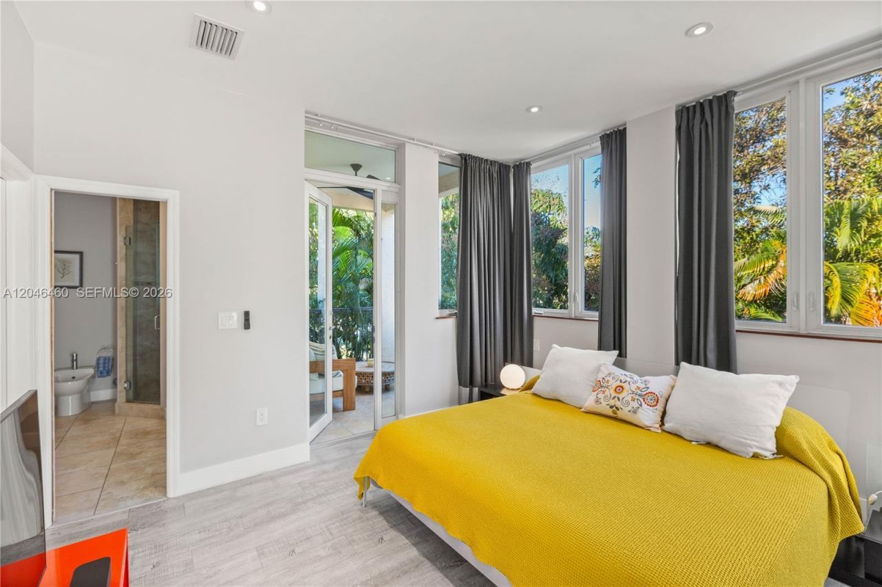 737 Alhambra Cir , Coral Gables, FL 33134 Photo
