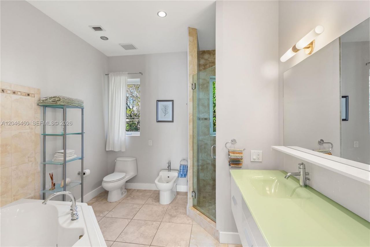 737 Alhambra Cir , Coral Gables, FL 33134 Photo