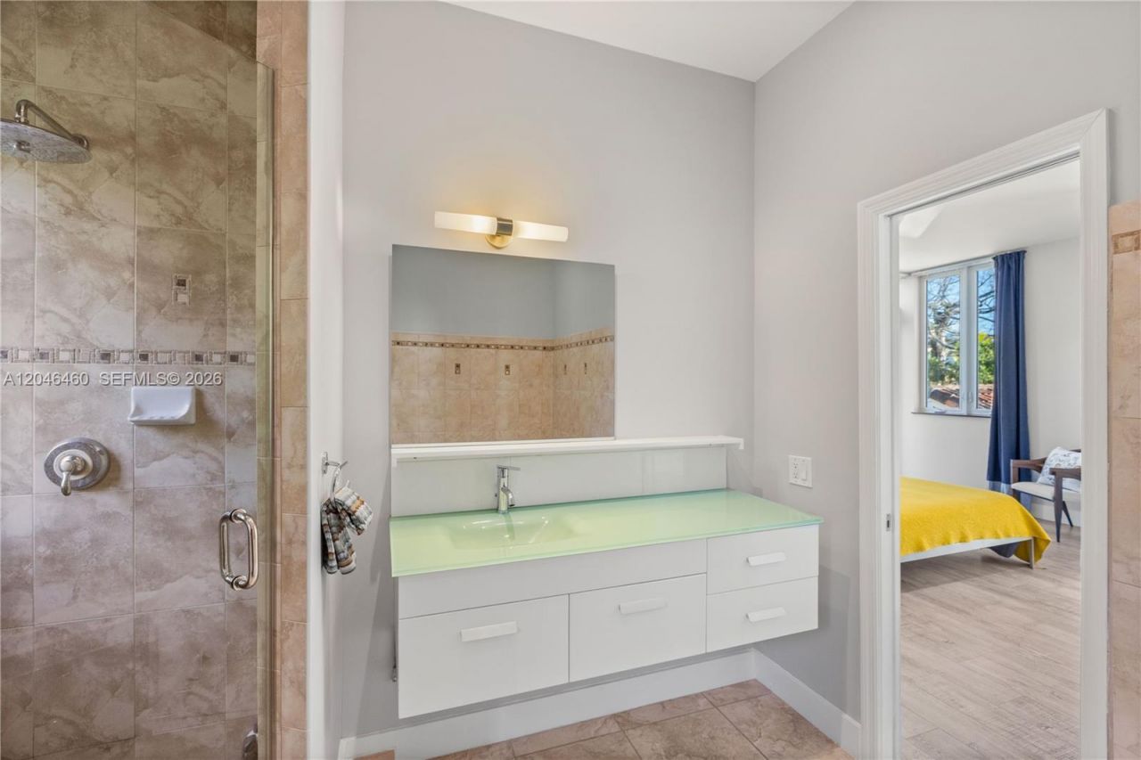 737 Alhambra Cir , Coral Gables, FL 33134 Photo