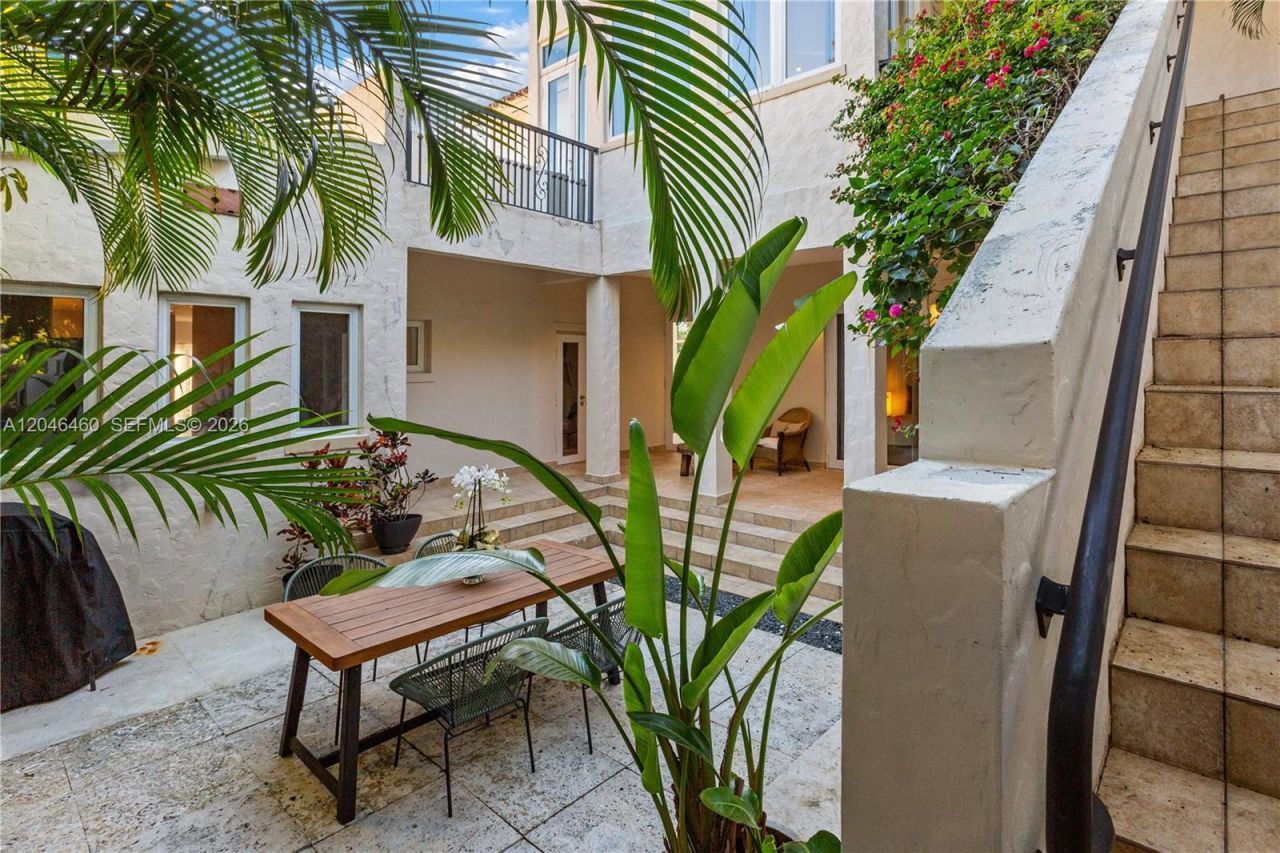 737 Alhambra Cir , Coral Gables, FL 33134 Photo