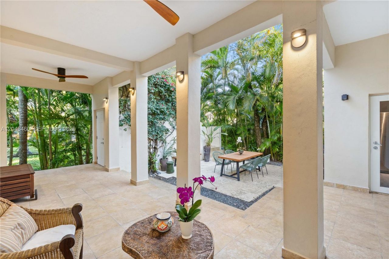 737 Alhambra Cir , Coral Gables, FL 33134 Photo