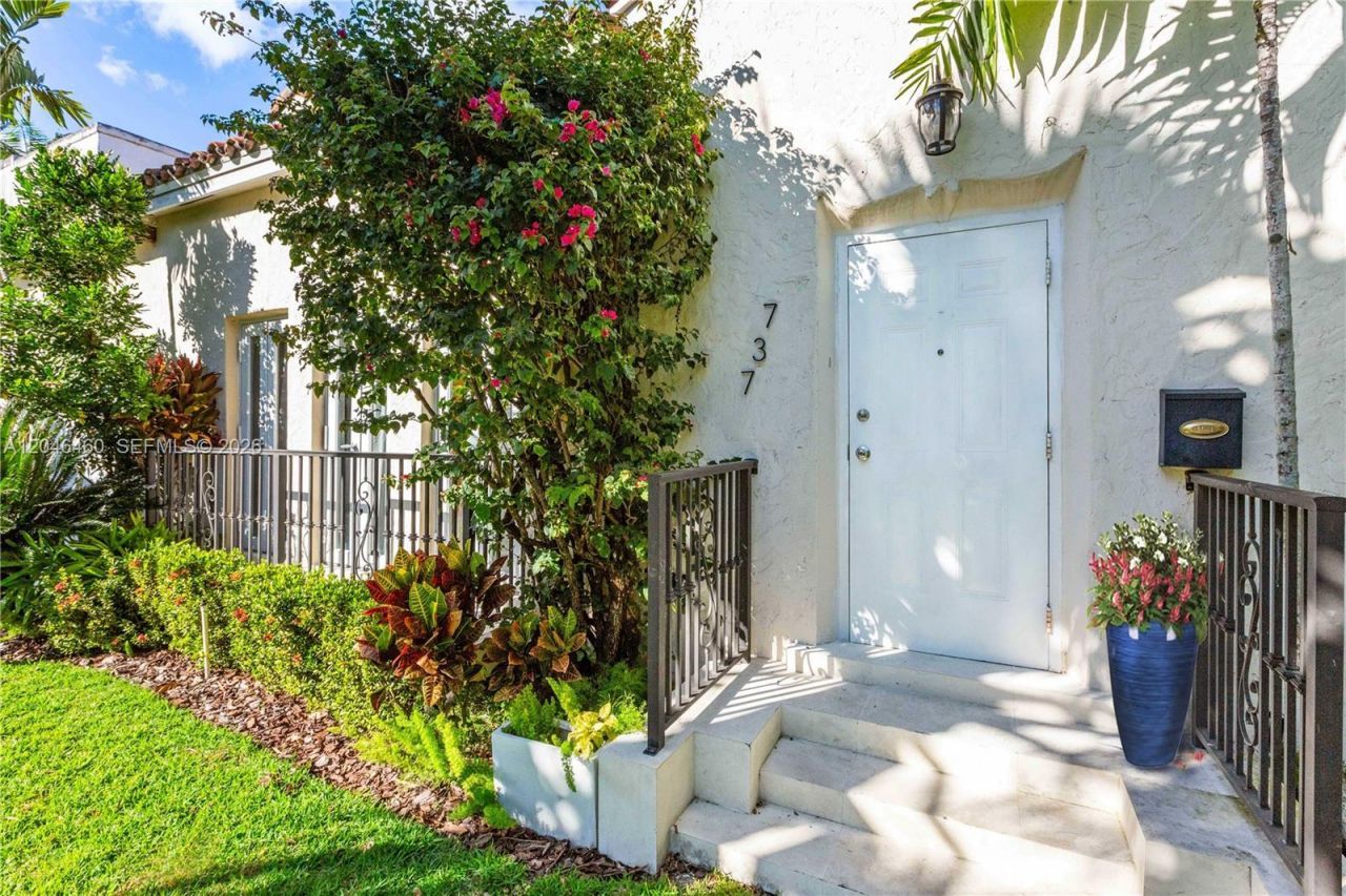 737 Alhambra Cir , Coral Gables, FL 33134 Photo