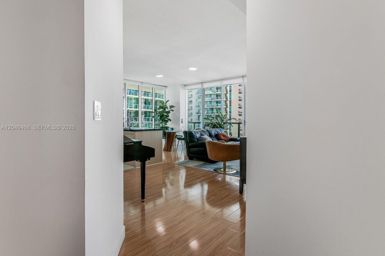 79 SW 12th St , Unit 2107-S, Miami, FL 33130 Photo
