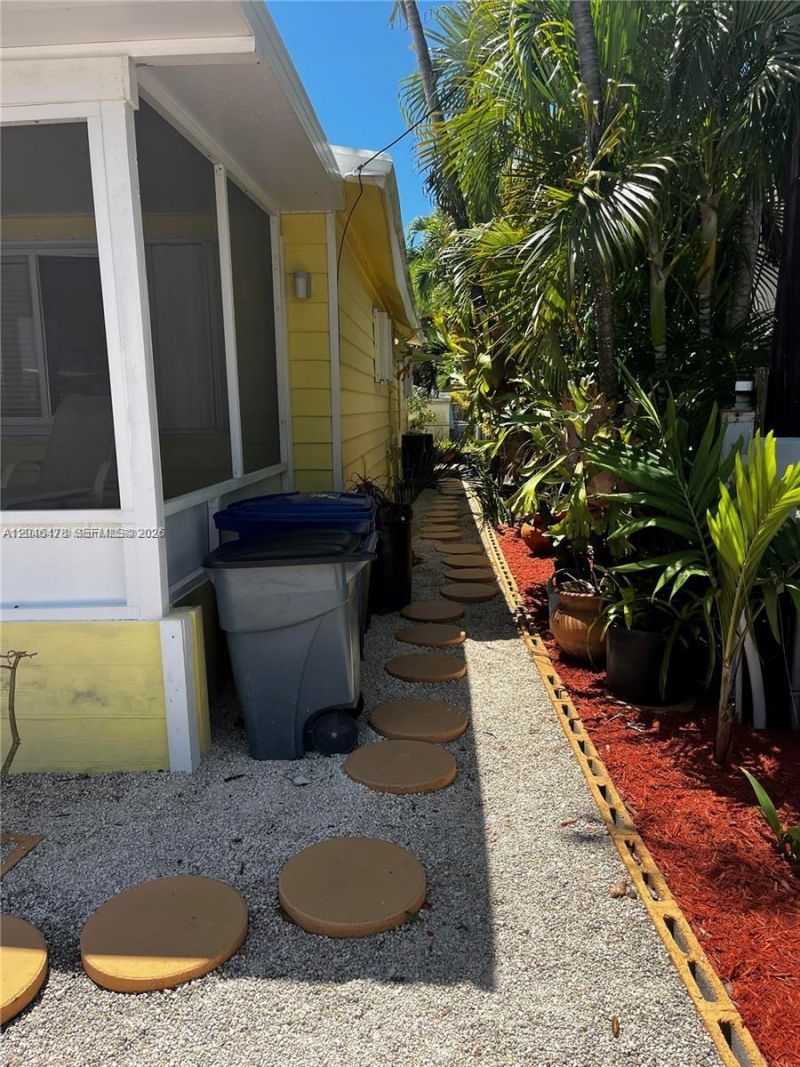 84 Avenue D, Unit D, Key Largo, FL 33037 Photo