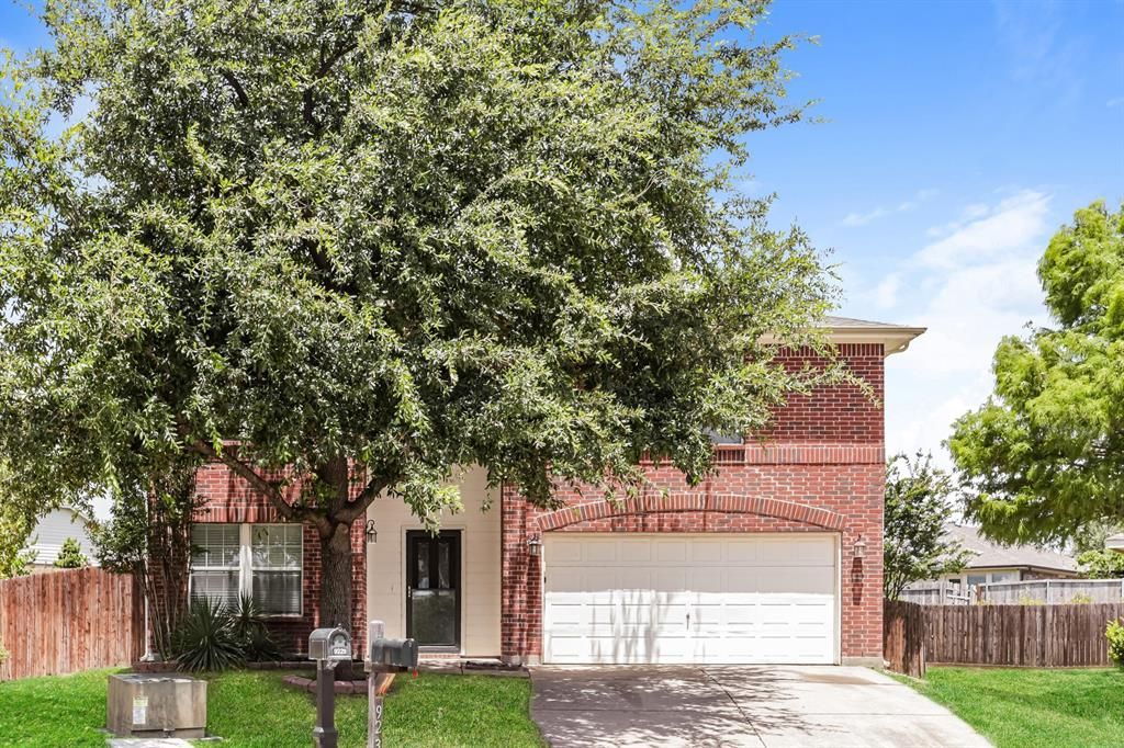 9233 Monument Court, Fort Worth, TX 76244 Main Photo