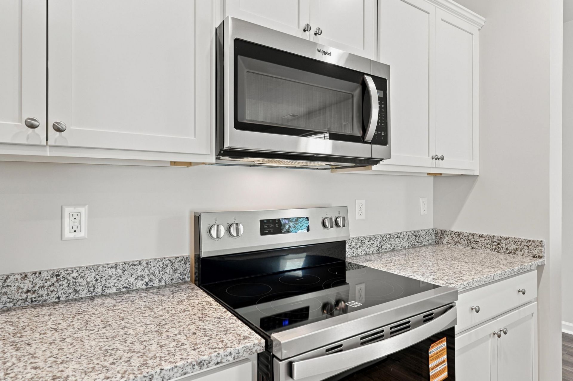 303 Ridley St  Photo 12