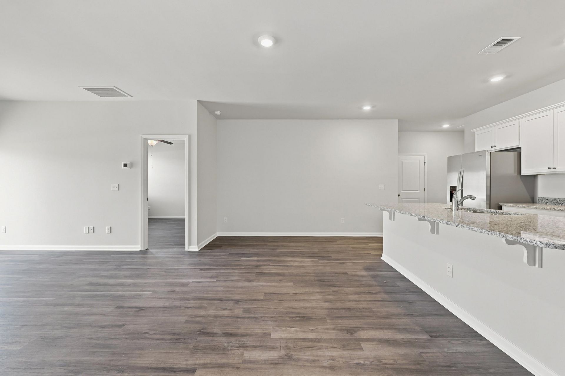 303 Ridley St  Photo 16