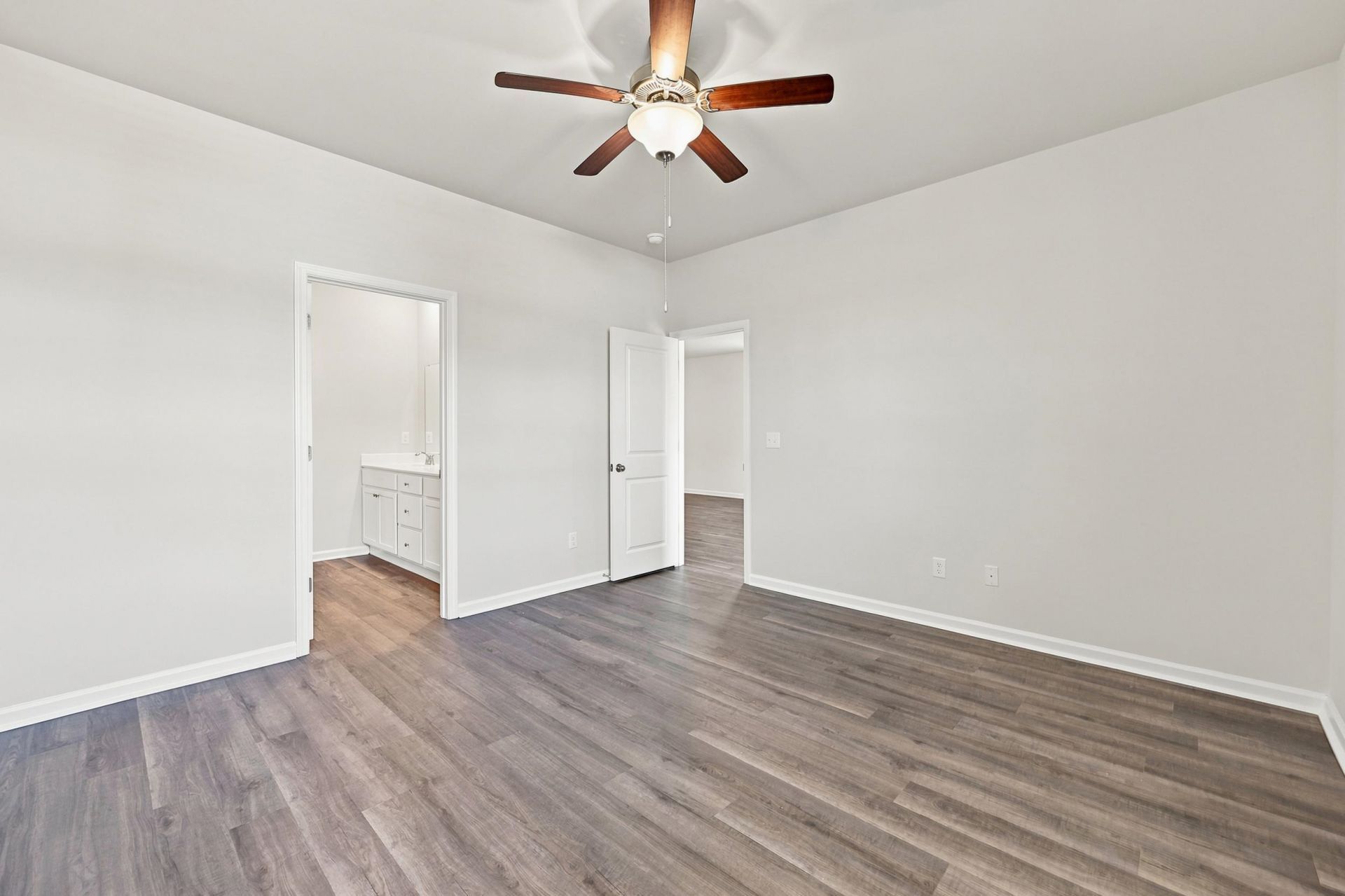 303 Ridley St  Photo 21