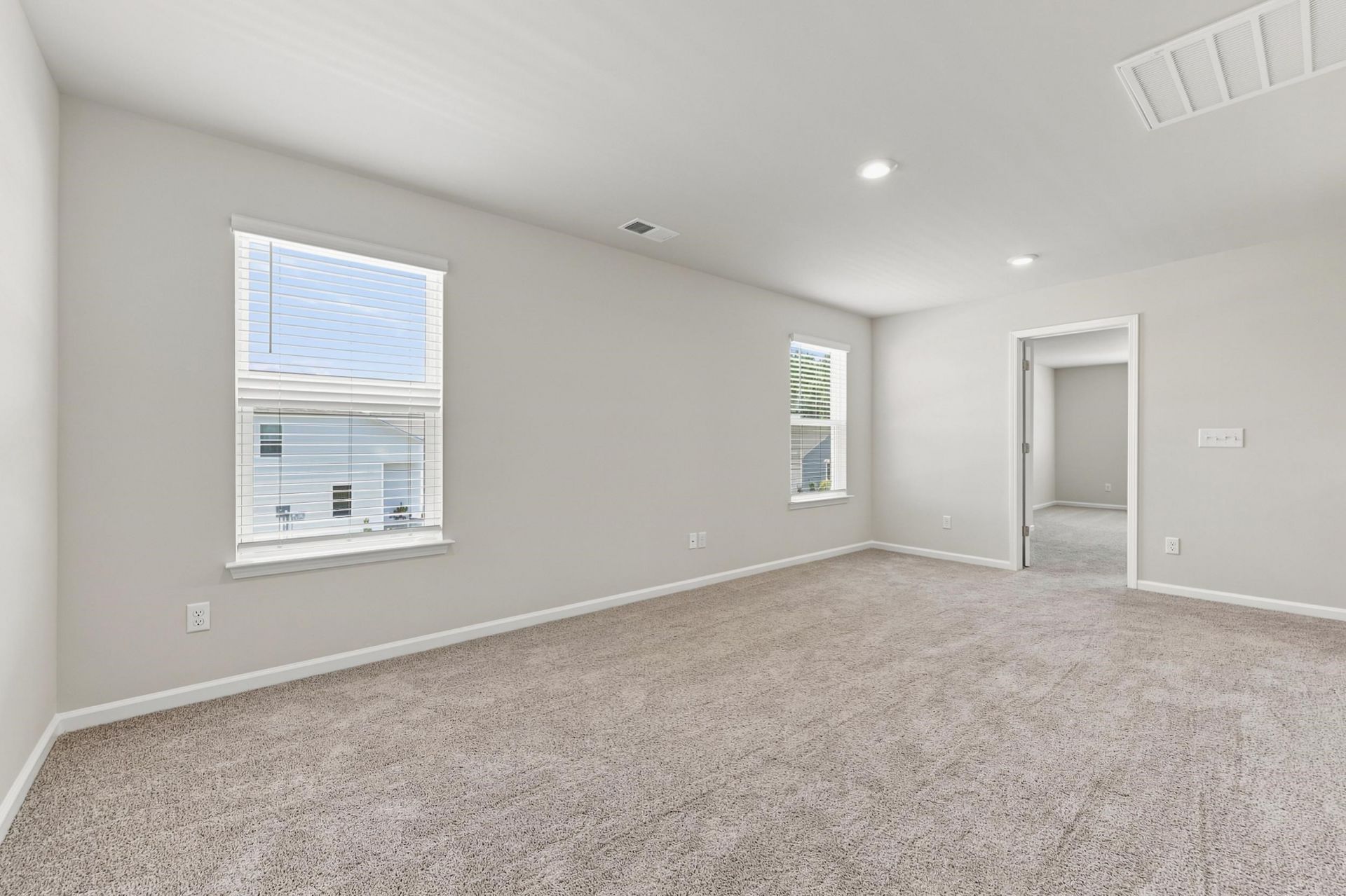 303 Ridley St  Photo 27