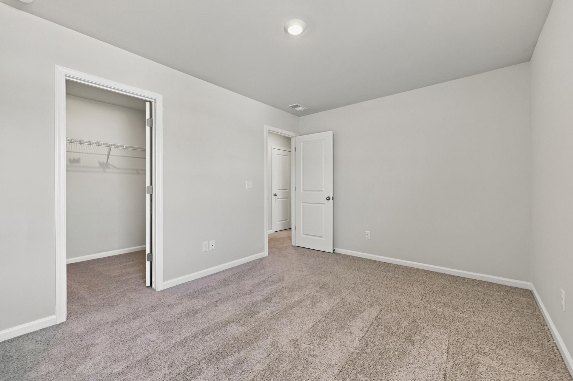 303 Ridley St  Photo 40