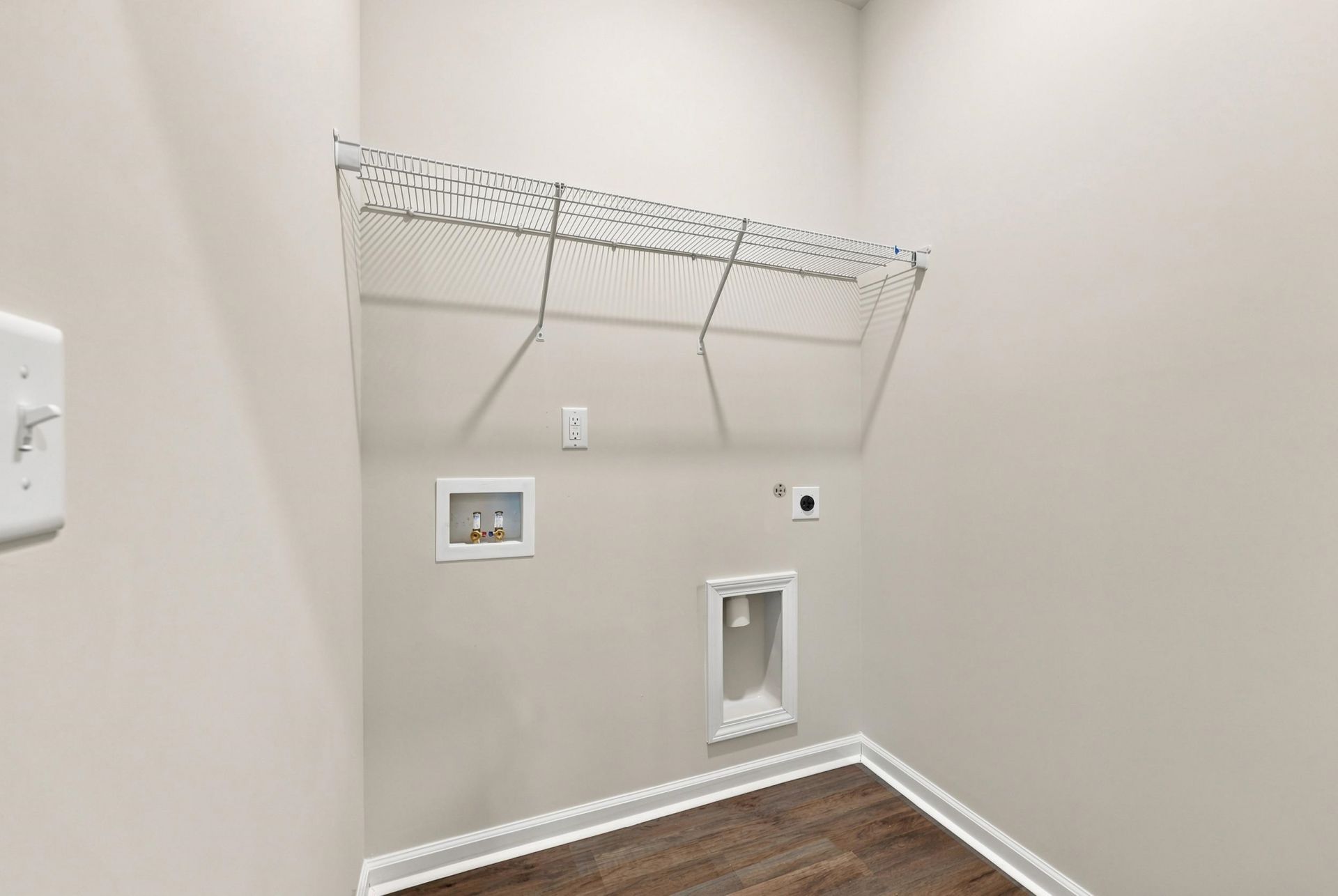 303 Ridley St  Photo 41