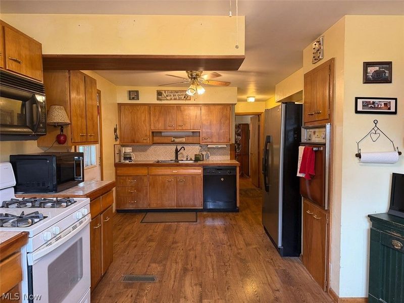 1810 Parkway Boulevard, Alliance, OH 44601 Photo 10