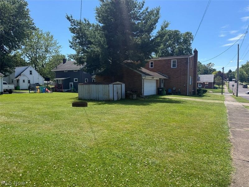 1810 Parkway Boulevard, Alliance, OH 44601 Photo 5