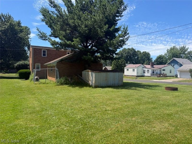 1810 Parkway Boulevard, Alliance, OH 44601 Photo 6