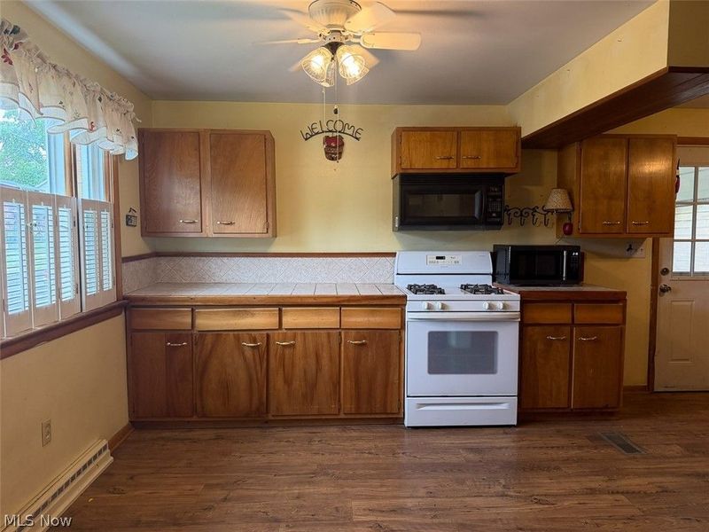1810 Parkway Boulevard, Alliance, OH 44601 Photo 9