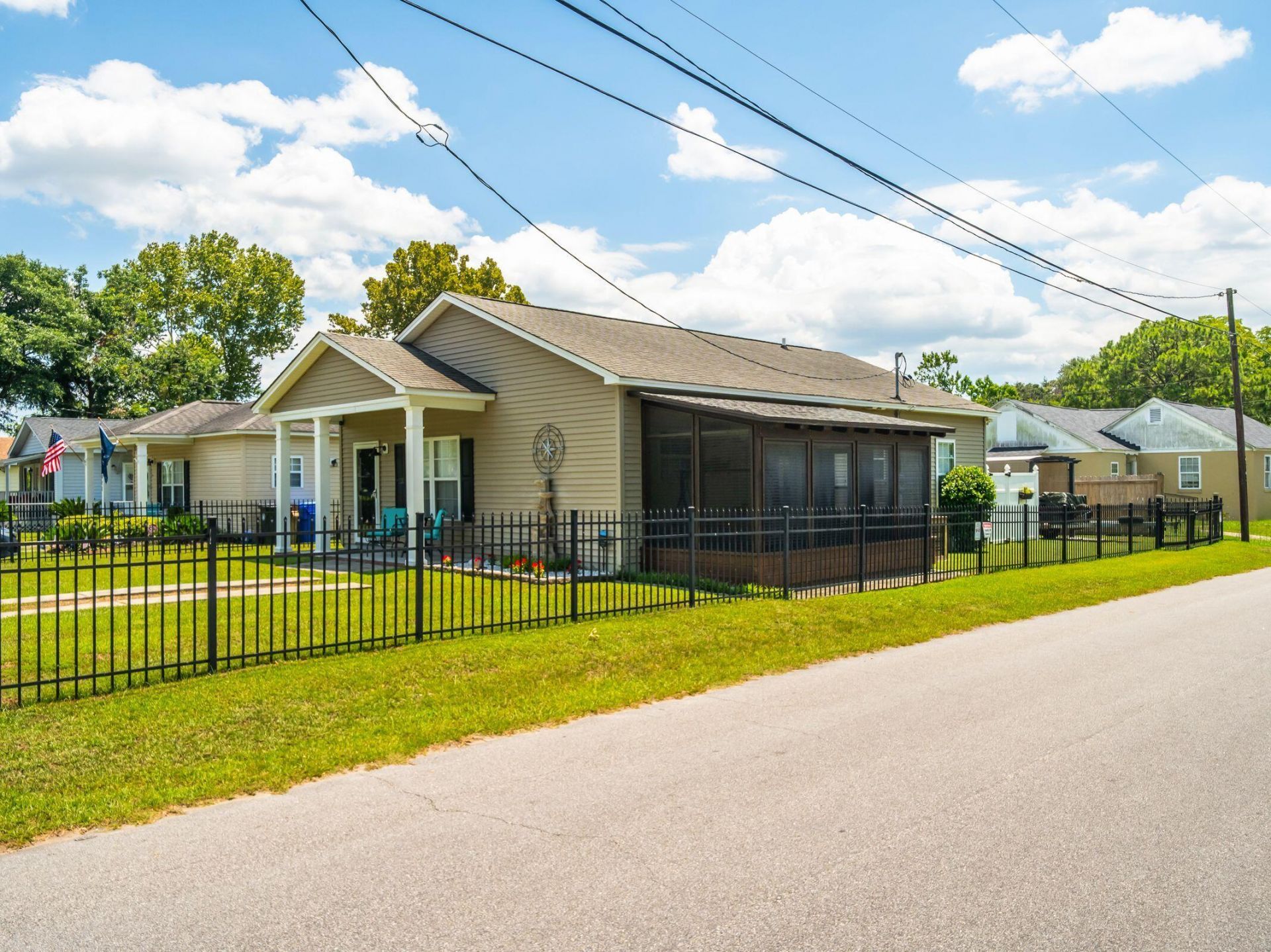 823 Minnie Street Photo 4