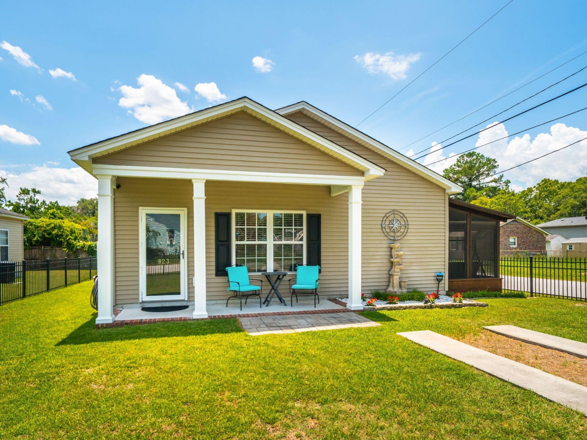823 Minnie Street Photo 7