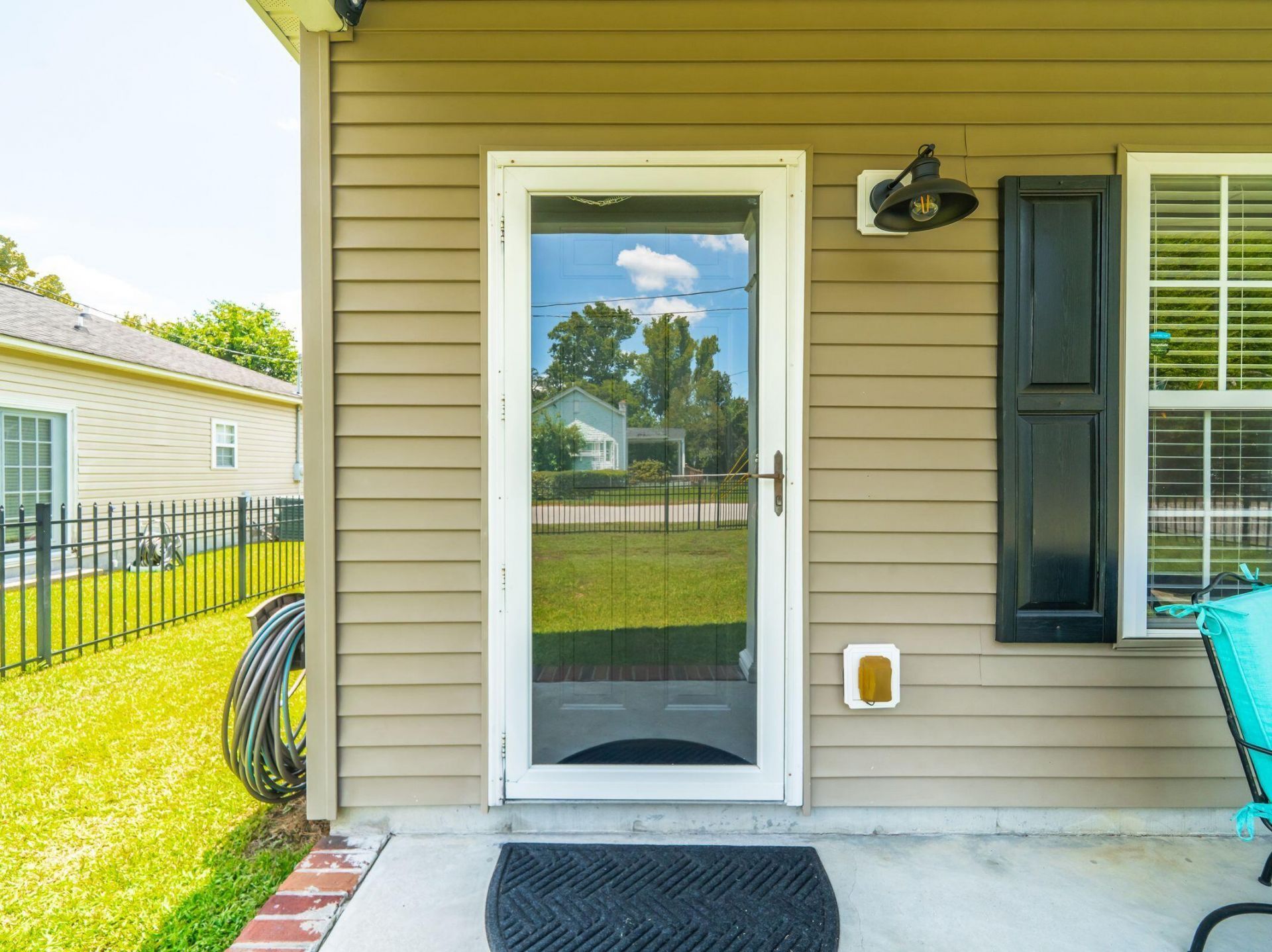 823 Minnie Street Photo 9
