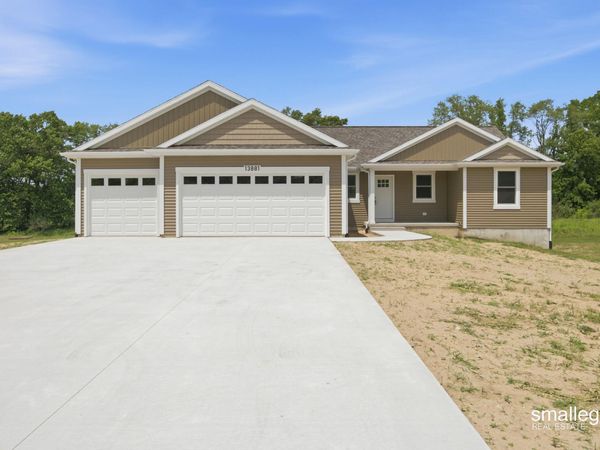 13881 Meadow Oak Drive NE, Greenville, MI 48838