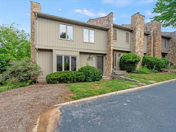 3555 Londonderry LN , Roanoke, VA 24018