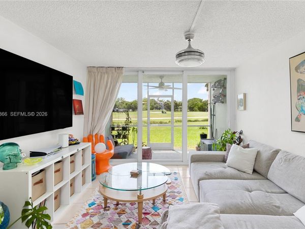 9495 Evergreen Pl , Unit 103, Davie, FL 33324