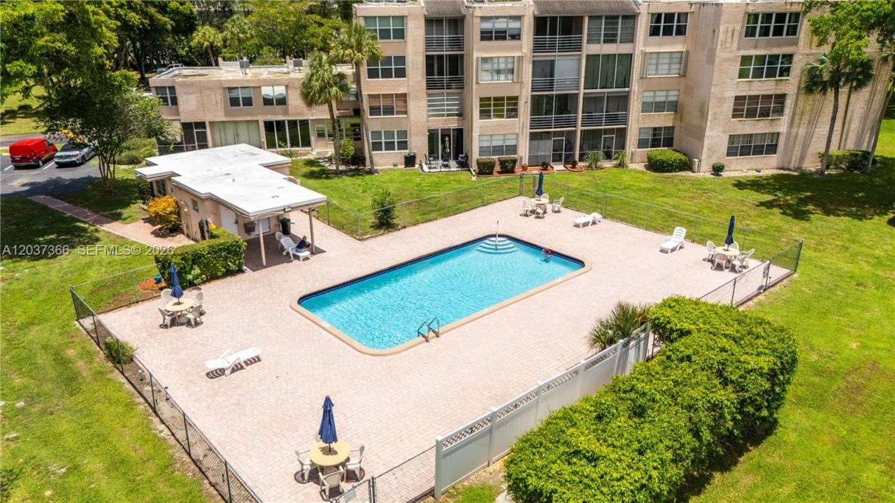 9495 Evergreen Pl , Unit 103, Davie, FL 33324 Photo