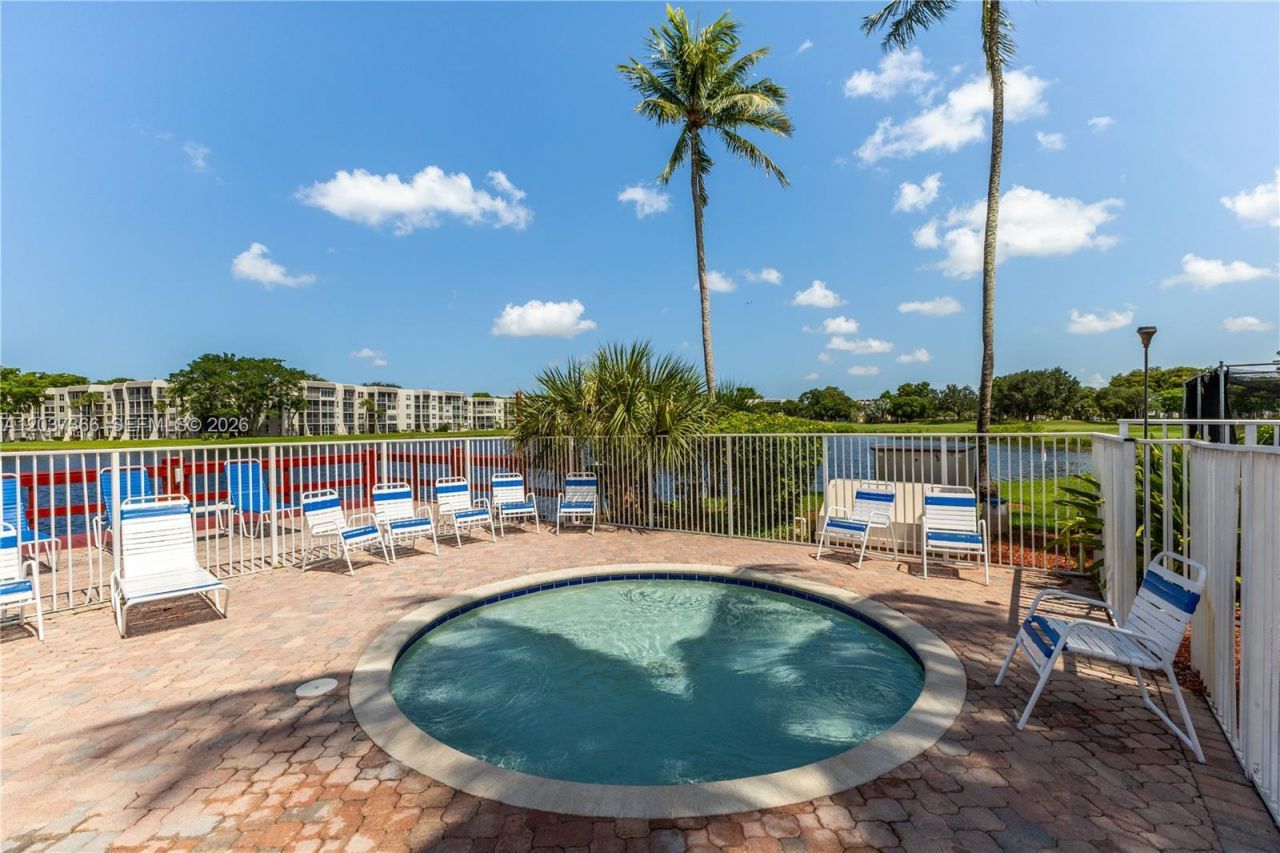 9495 Evergreen Pl , Unit 103, Davie, FL 33324 Photo