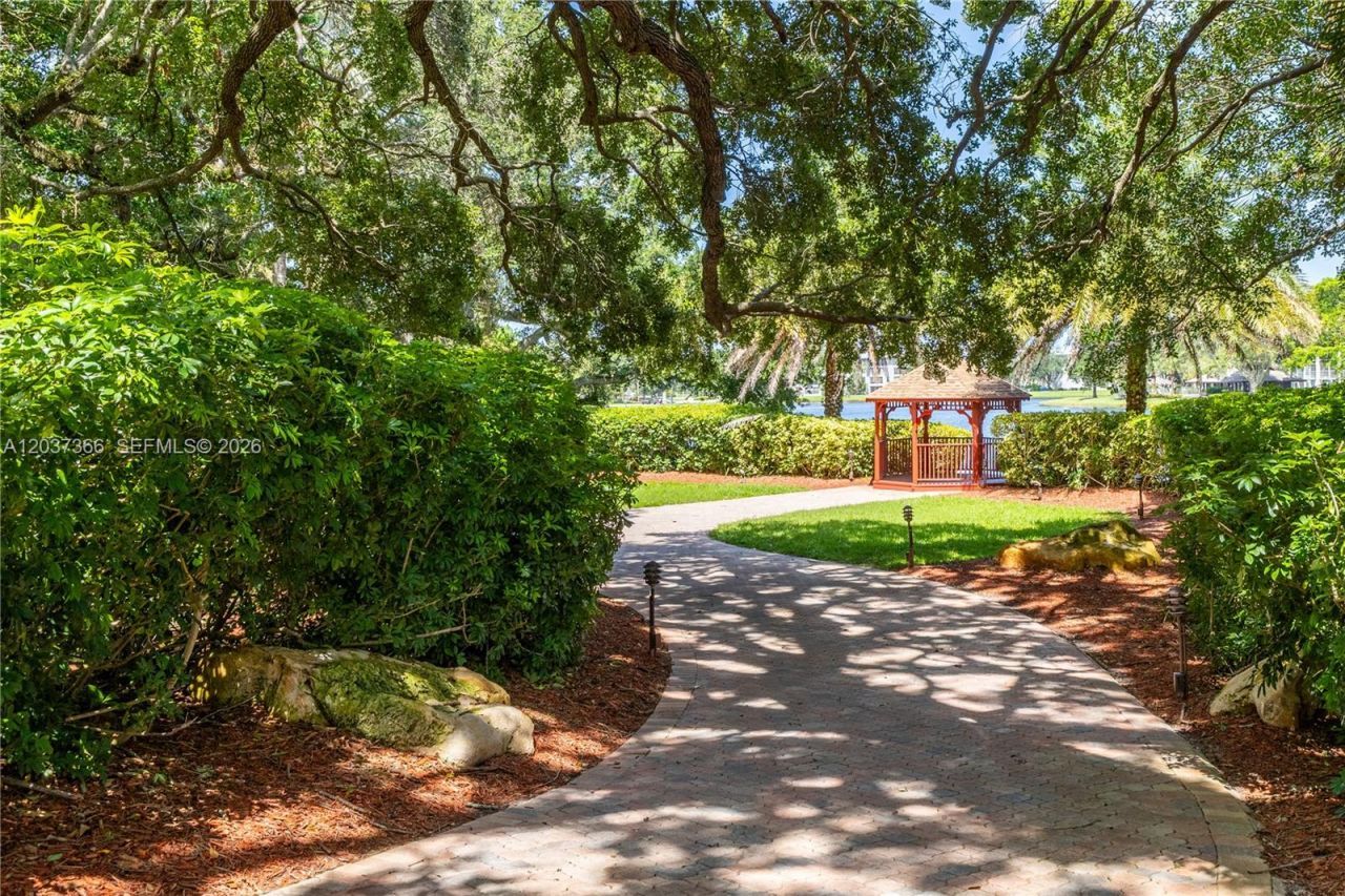 9495 Evergreen Pl , Unit 103, Davie, FL 33324 Photo