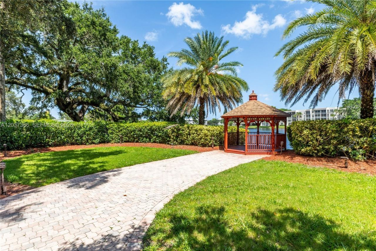 9495 Evergreen Pl , Unit 103, Davie, FL 33324 Photo