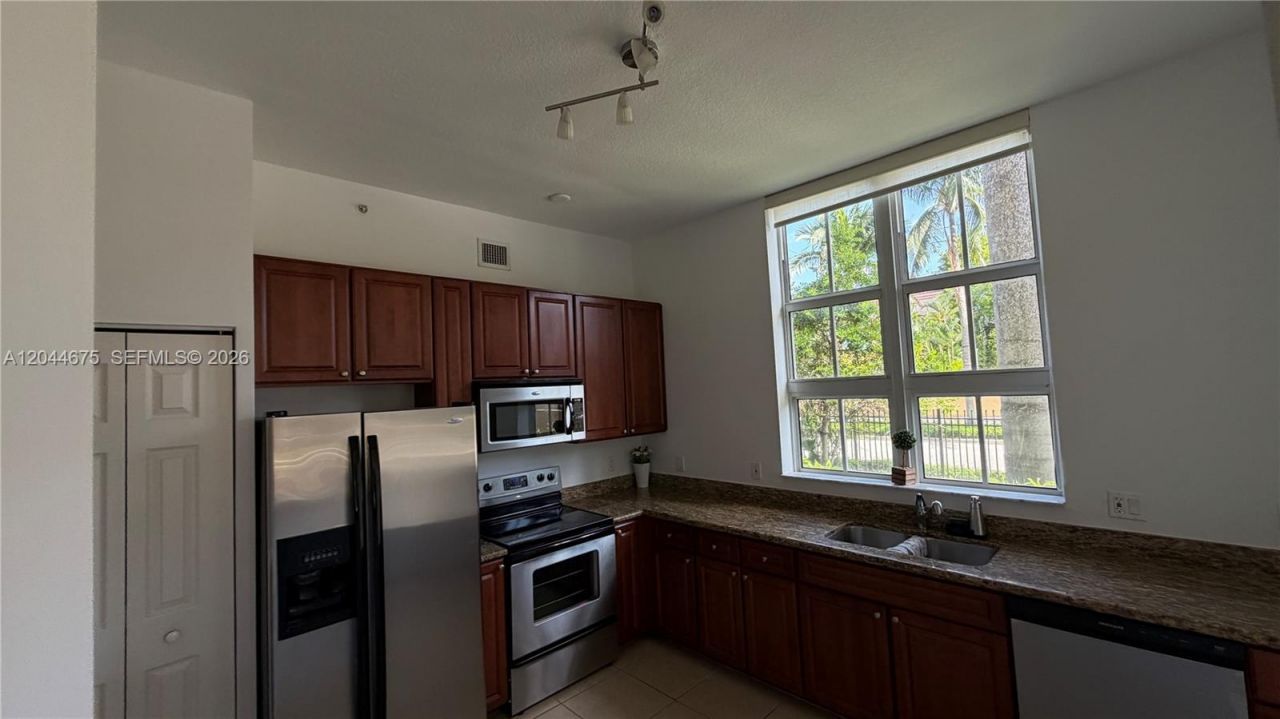 3001 NE 185th St, Unit 129, Aventura, FL 33180 Photo