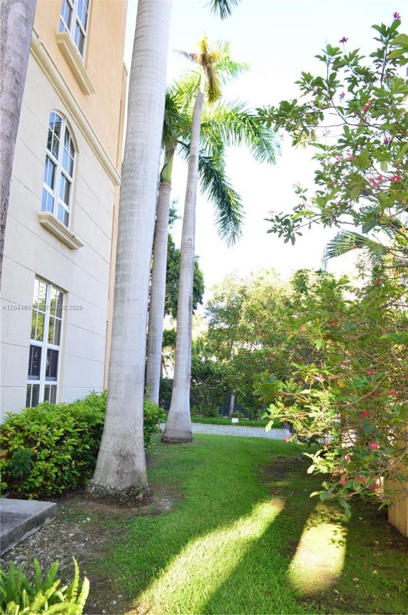 3001 NE 185th St, Unit 129, Aventura, FL 33180 Photo