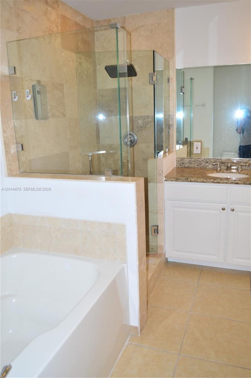 3001 NE 185th St, Unit 129, Aventura, FL 33180 Photo