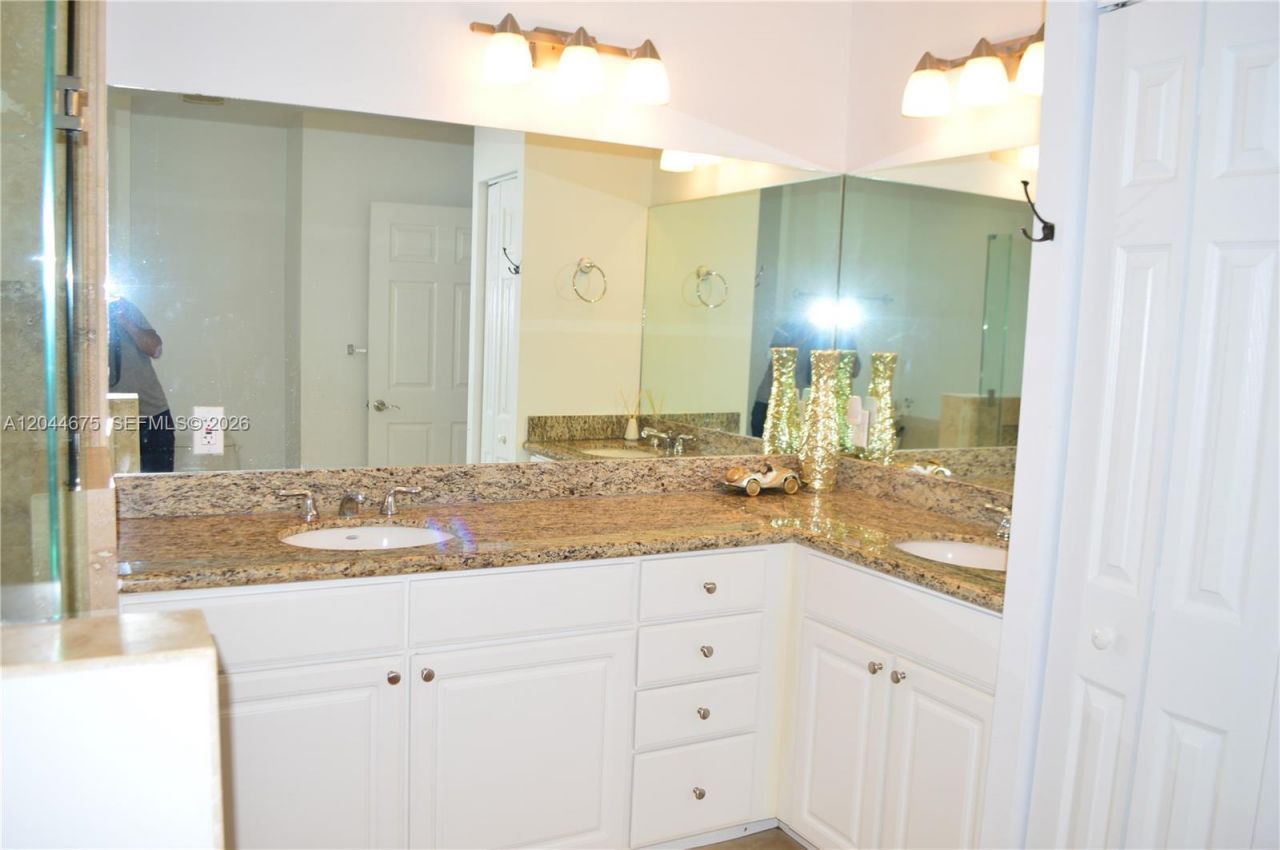 3001 NE 185th St, Unit 129, Aventura, FL 33180 Photo