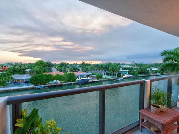 9800 W Bay Harbor Dr , Unit 503, Bay Harbor Islands, FL 33154